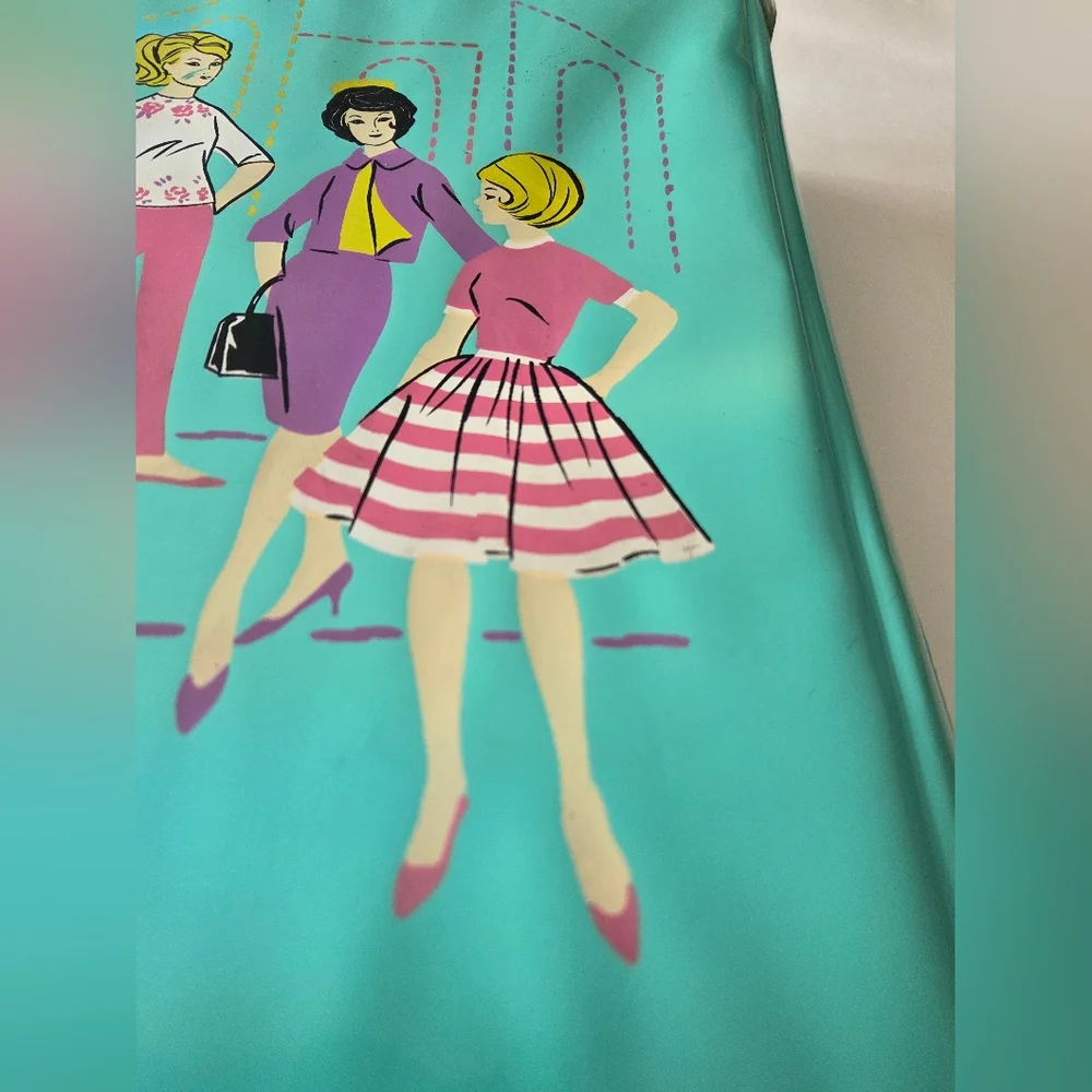 Rare Vintage 1960s Fashion Doll Accessory Case In Green/Aqua Color. Used